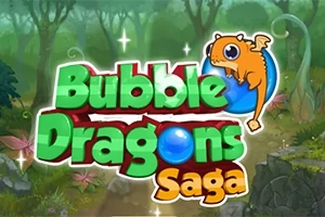 Λογότυπο με τίτλο Bubble Dragons Saga σε πράσινο και πορτοκαλί χρώμα, με ένα μικρό δράκο να κάθεται πάνω στην ονομασία, σε φόντο δάσους