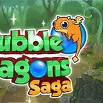 Λογότυπο με τίτλο Bubble Dragons Saga σε πράσινο και πορτοκαλί χρώμα, με ένα μικρό δράκο να κάθεται πάνω στην ονομασία, σε φόντο δάσους