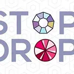 Η λέξη STOP με γράμματα και γεωμετρικό σχήμα στο O και η λέξη DROP με γεωμετρικό σχήμα στο O σε φόντο εξάγωνα